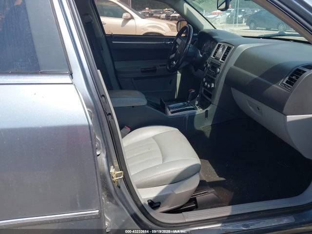 2006 Chrysler 300c მანქანა იყიდება აუქციონზე, vin: 2C3LA63H96H450057, აუქციონის ნომერი: 43232684