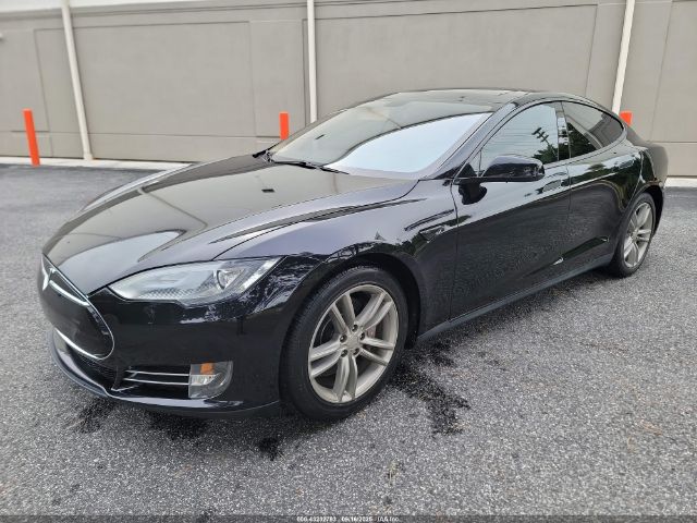 2013 TESLA MODEL S 5YJSA1CG0DFP15808 Photo 1