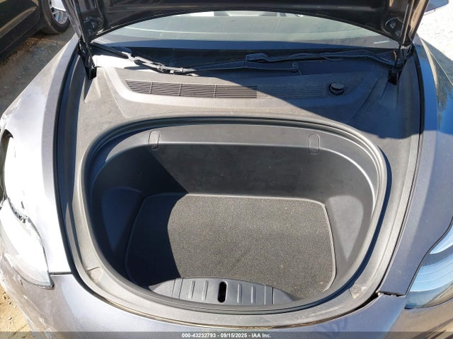 Tesla 2019 2019 5YJ3E1EB2KF192668 Image 10