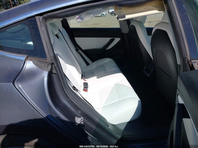 Tesla 2019 2019 5YJ3E1EB2KF192668 Image 8