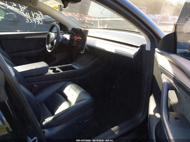 2023 TESLA MODEL Y 7SAYGDEE9PF880253 Photo 4