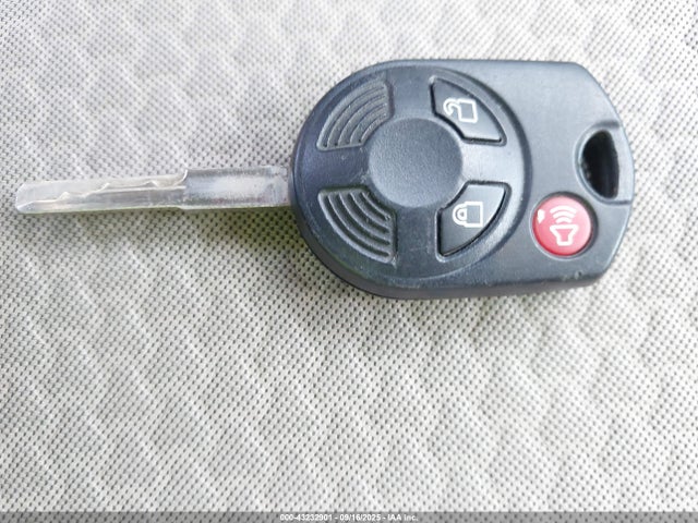 Продажа на аукционе авто 2017 Ford Escape Se, vin: 1FMCU0GDXHUC04427, номер лота: 43232901