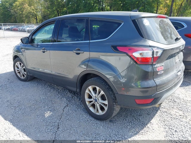 Продажа на аукционе авто 2017 Ford Escape Se, vin: 1FMCU0GDXHUC04427, номер лота: 43232901