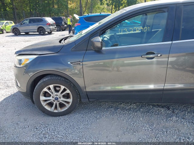 Продажа на аукционе авто 2017 Ford Escape Se, vin: 1FMCU0GDXHUC04427, номер лота: 43232901