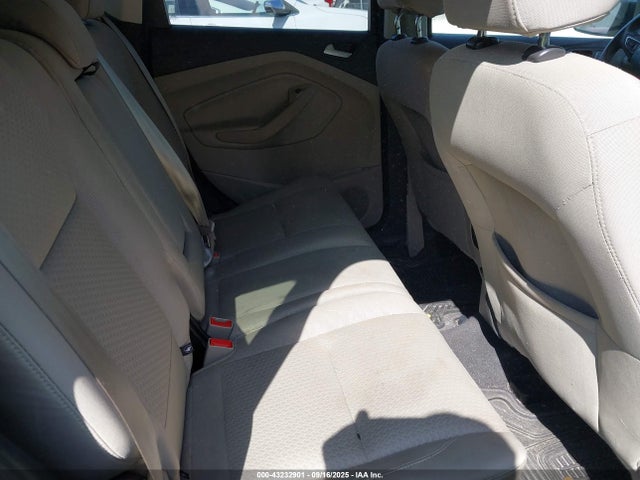 Продажа на аукционе авто 2017 Ford Escape Se, vin: 1FMCU0GDXHUC04427, номер лота: 43232901