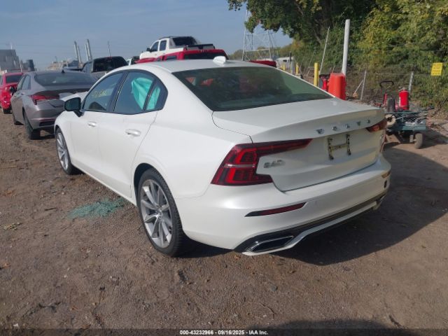 2021 VOLVO S60 7JR102FZ1MG108776 Photo 2