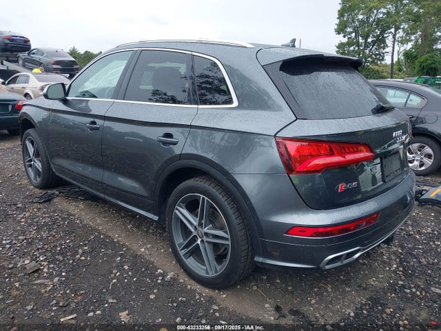 2018 AUDI SQ5 WA1C4AFY6J2061079 Photo 2