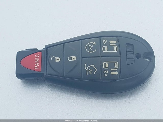 2C4RC1CG7ER304369 Chrysler Town and Country