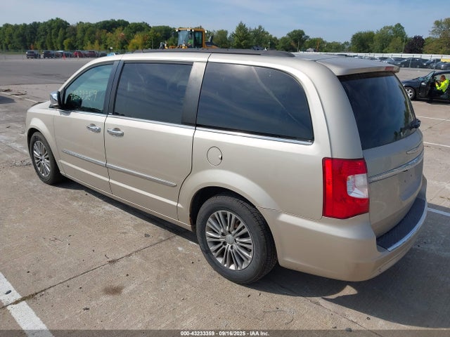 2C4RC1CG7ER304369 Chrysler Town and Country