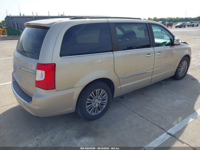 2C4RC1CG7ER304369 Chrysler Town and Country