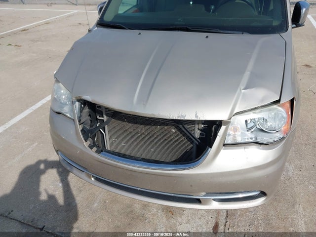 2C4RC1CG7ER304369 Chrysler Town and Country