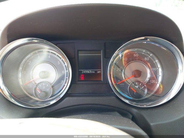 2C4RC1CG7ER304369 Chrysler Town and Country