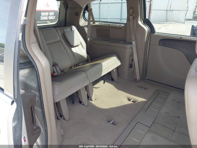 2C4RC1CG7ER304369 Chrysler Town and Country