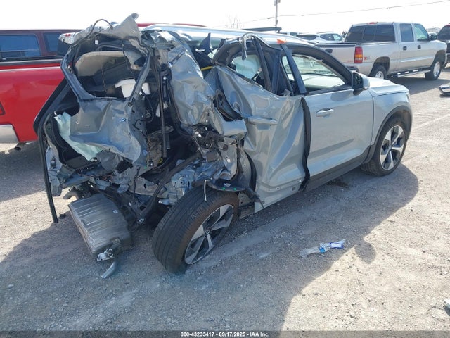 2025 VOLVO XC40 YV4L12UE5S2566400 Photo 3