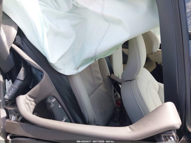 2025 VOLVO XC40 YV4L12UE5S2566400 Photo 7