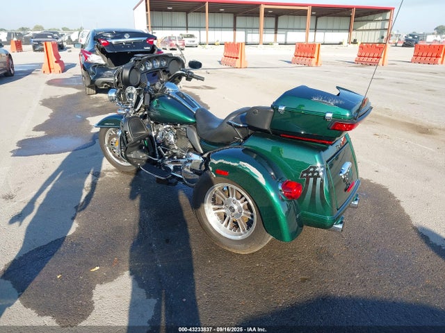 2021 HARLEY-DAVIDSON FLHTCUTG 1HD1MAF12MB858786 Photo 2
