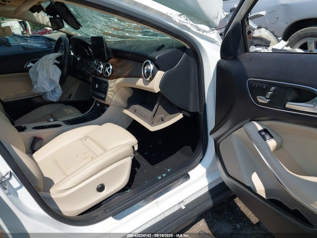 2019 MERCEDES-BENZ GLA 250 WDCTG4GB9KU007655 Photo 4