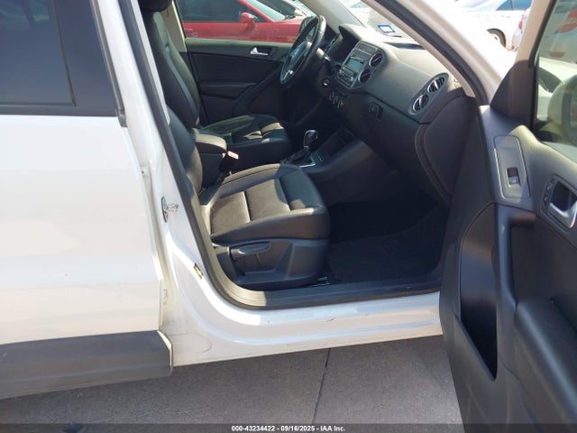 WVGAV3AX5EW560518 Volkswagen Tiguan