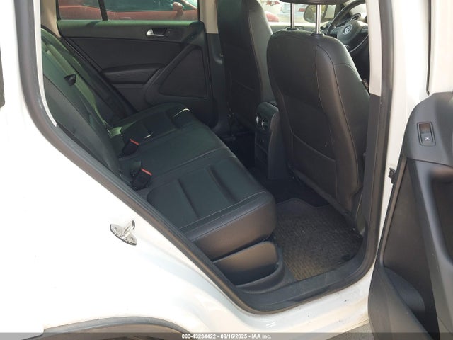WVGAV3AX5EW560518 Volkswagen Tiguan