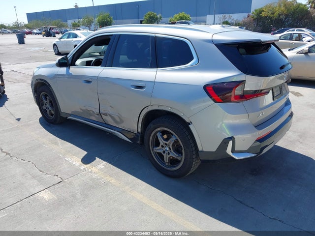 WBX73EF05R5Y92873 BMW X1
