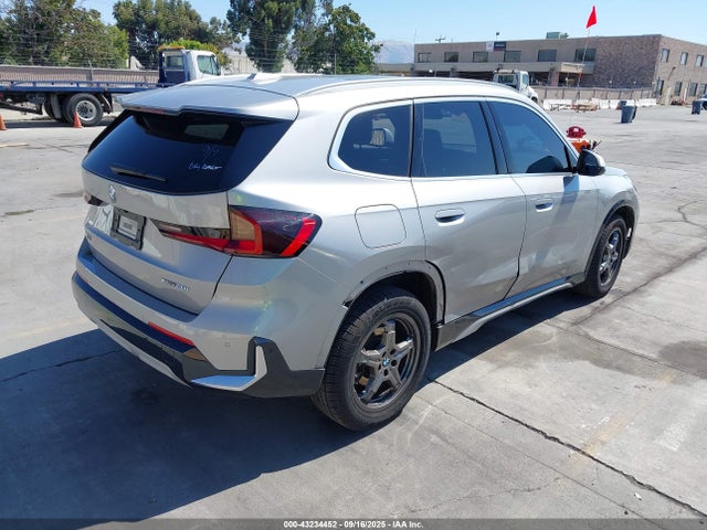 WBX73EF05R5Y92873 BMW X1