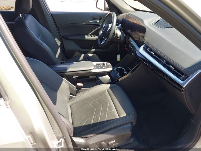 WBX73EF05R5Y92873 BMW X1