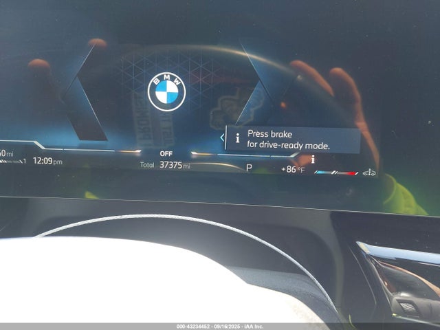 WBX73EF05R5Y92873 BMW X1