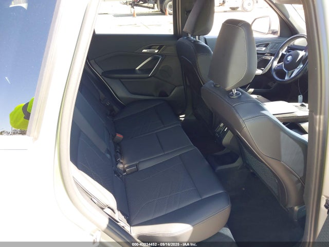 WBX73EF05R5Y92873 BMW X1