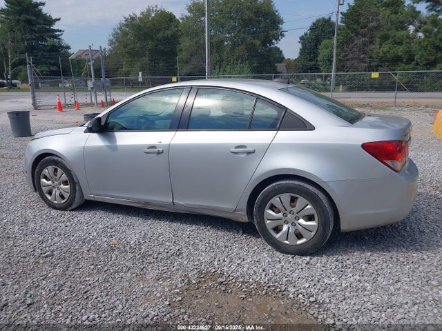 1G1PA5SH3F7235089 Chevrolet luw