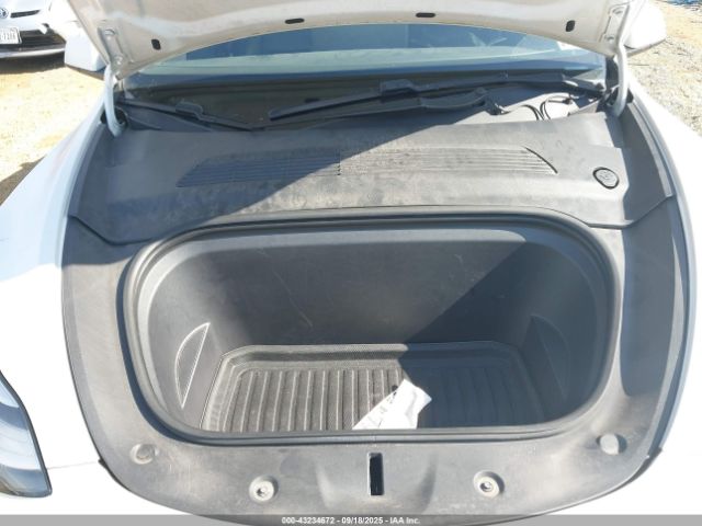 2020 TESLA MODEL Y 5YJYGDEE1LF010097 Photo 9