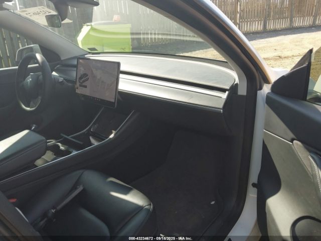 2020 TESLA MODEL Y 5YJYGDEE1LF010097 Photo 4
