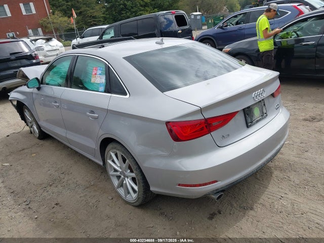 2015 AUDI A3 WAUEFGFF3F1104488 Photo 2