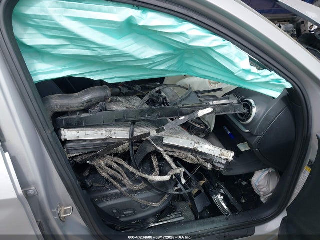 2015 AUDI A3 WAUEFGFF3F1104488 Photo 4