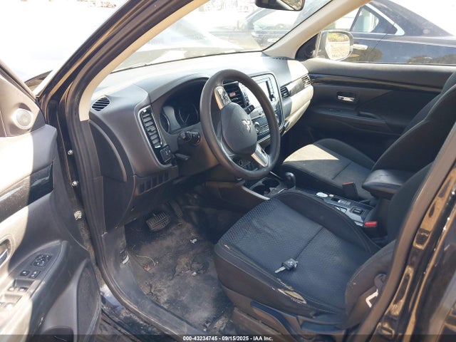 Продаж на аукціоні авто 2019 Mitsubishi Outlander Es, vin: JA4AZ3A33KZ017646, номер лоту: 43234745