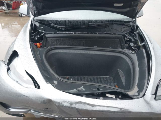 2024 TESLA MODEL Y 7SAYGAEE6RF194446 Photo 9