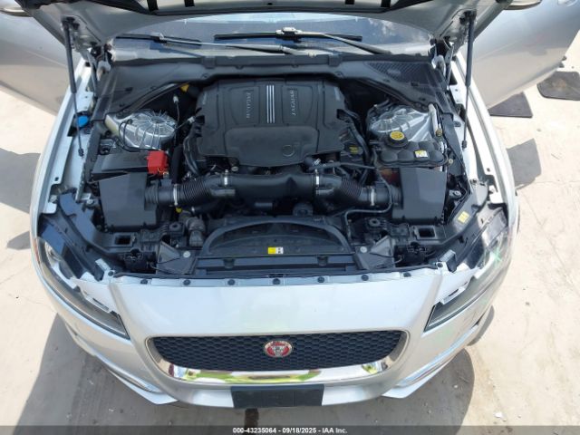 2017 JAGUAR XF SAJBJ4BV3HCY40226 Photo 9