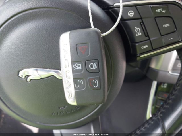 2017 JAGUAR XF SAJBJ4BV3HCY40226 Photo 10