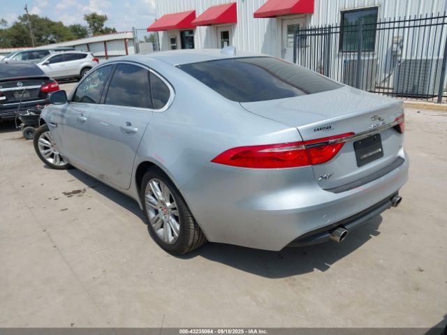 2017 JAGUAR XF SAJBJ4BV3HCY40226 Photo 2