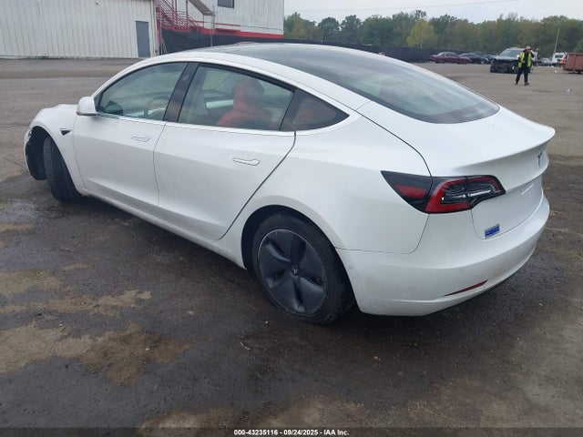 2019 TESLA MODEL 3 5YJ3E1EA1KF318011 Photo 2