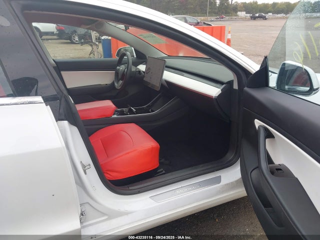 2019 TESLA MODEL 3 5YJ3E1EA1KF318011 Photo 4