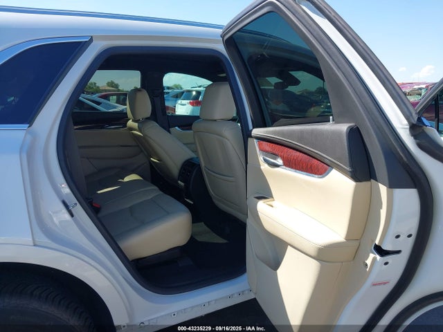 2018 CADILLAC XT5 1GYKNCRS9JZ195121 Photo 7