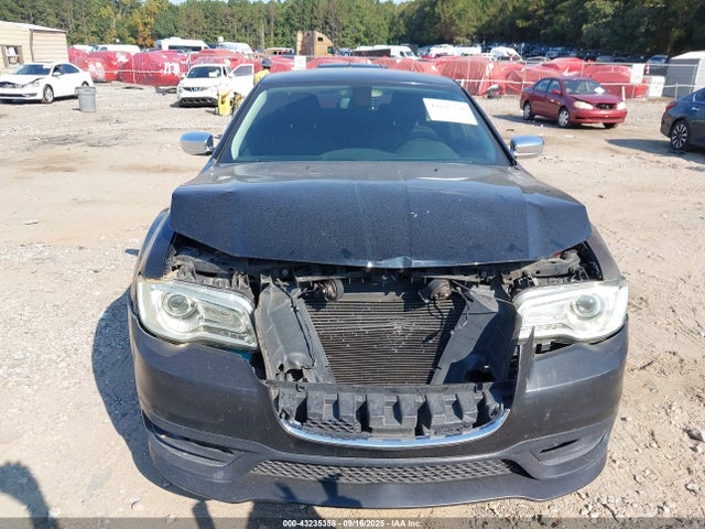 Chrysler 300 2018 2C3CCAAG2JH338295 Image 12