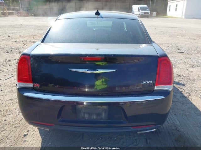 Chrysler 300 2018 2C3CCAAG2JH338295 Image 16