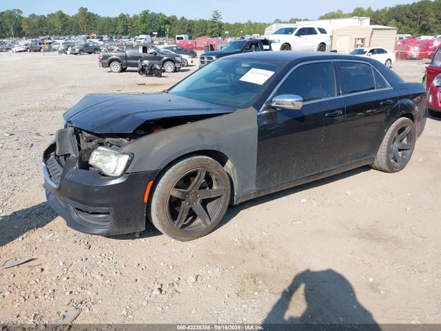 Chrysler 300 2018 2C3CCAAG2JH338295 Image 2