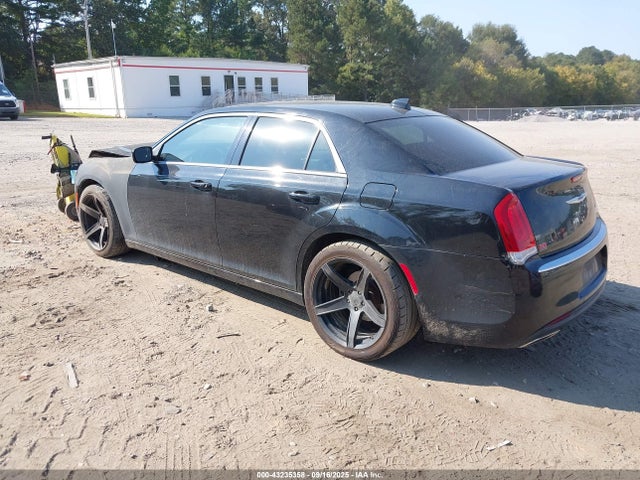 Chrysler 300 2018 2C3CCAAG2JH338295 Image 3