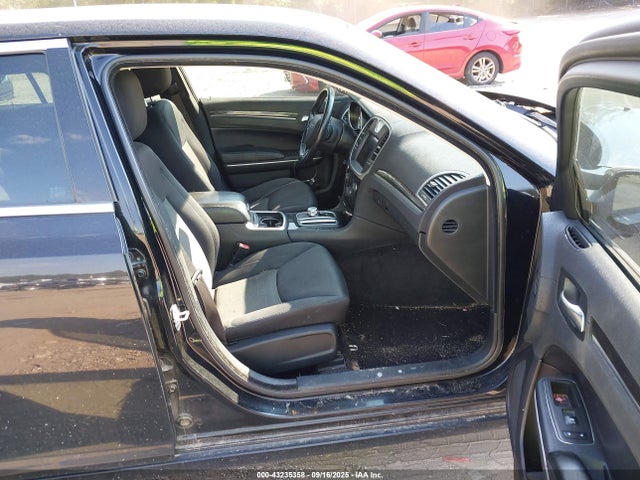 Chrysler 300 2018 2C3CCAAG2JH338295 Image 5