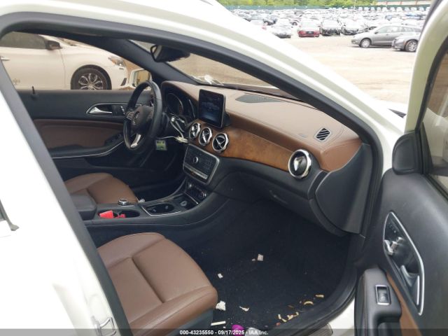 2019 MERCEDES-BENZ GLA 250 WDCTG4GB3KJ585543 Photo 4