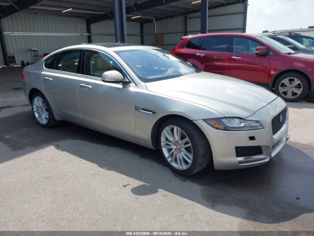 2017 JAGUAR XF SAJBK4BV7HCY46978 Photo 0