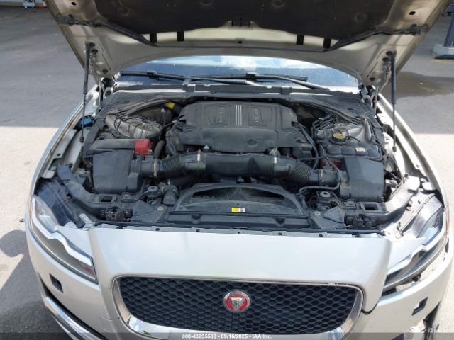 2017 JAGUAR XF SAJBK4BV7HCY46978 Photo 9