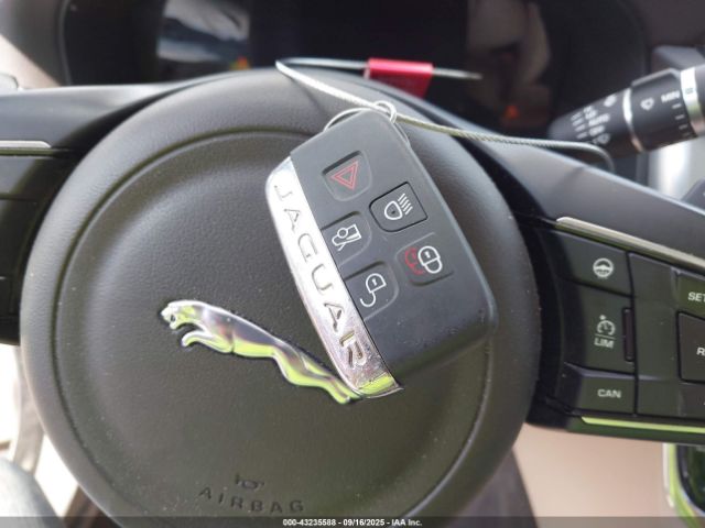 2017 JAGUAR XF SAJBK4BV7HCY46978 Photo 10